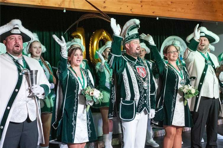Prinz Christian I. von der Osterburg über dem Rheintal mit seinem Hofstaat vor der Proklamation.