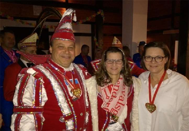 Prinz Christoph I. mit Prinzessin Ricarda I. und Silke Stricker, 1. Vorsitzende des TCO.Foto: privat
