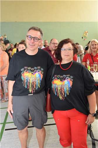 Prinz Dieter I und seine Prinzessin Conny I warten sehnsüchtig auf den Start der nächsten Karnevalssession am 11.11.  Foto: Alfred Eich