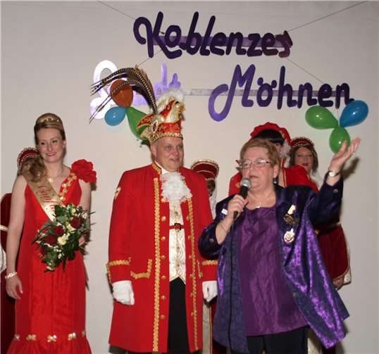 Prinz Eric und Confluentia Daniela waren von der wortgewandten Präsidentin der Stadt Möhnen Helga Gerschewski begeistert. Foto: US