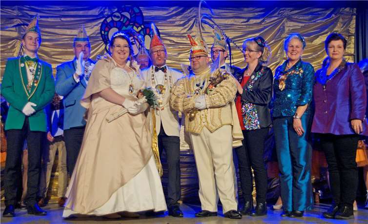 Prinz Jörg I. und Prinzessin Sabine III. legten feierlich im Beisein der Präsidenten und Obermöhnen ihr Gelübde ab. MIH