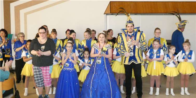 Prinz Karneval Dominik Noll der KG Burggraf 48 hatte zwei Tanzgruppen mitgebracht. Foto: privat