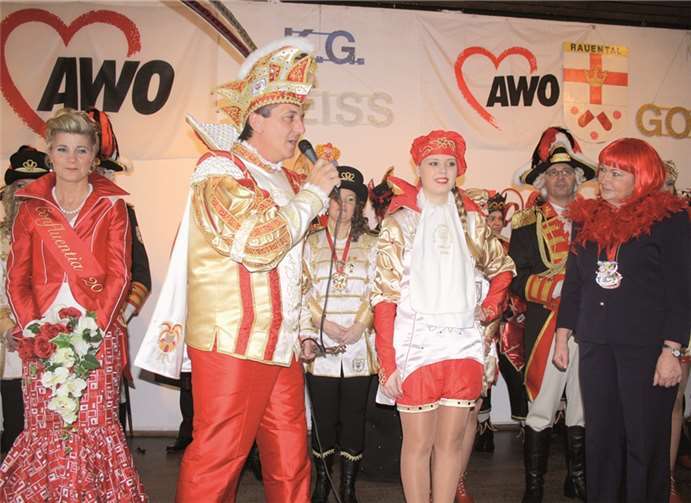 Prinz Markus I. und Confluentia Gaby mit Gefolge besuchten das Kolpinghaus. privat