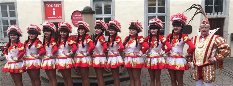 Prinz Mathias I. durfte sich im Rahmen des Neujahrsempfangs über die neue Formation der Großen Funken freuen. Foto: privat