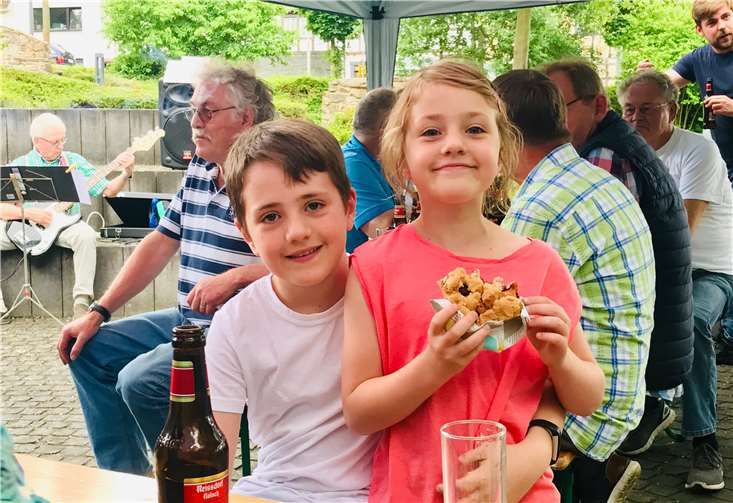 Prinz Moritz 1. und seine Schwester beim Sommerfest.Foto: privat