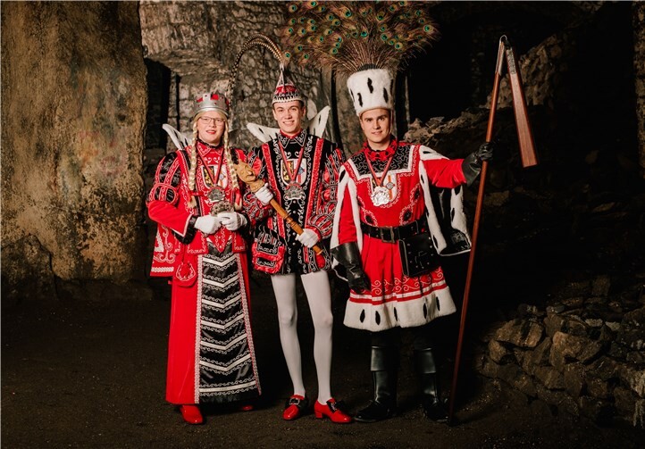 Prinz Nico I. von den 11 singenden Husaren, Jungfrau Marvin, Elferrätin von der Hobelbank und Bauer Lukas, Husarenkanonier von de Wasserschöpp. privat