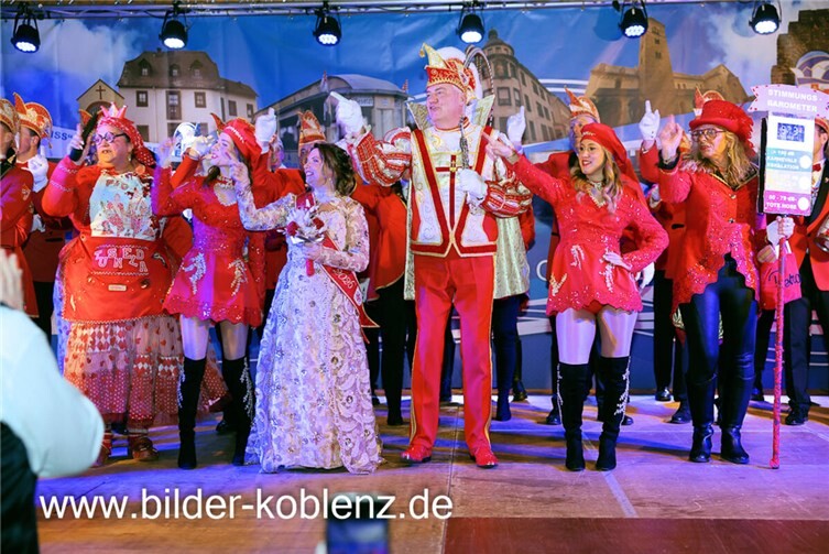 Prinz Oli und Confluentia Ricarda in der Moselweißer Narhalla.