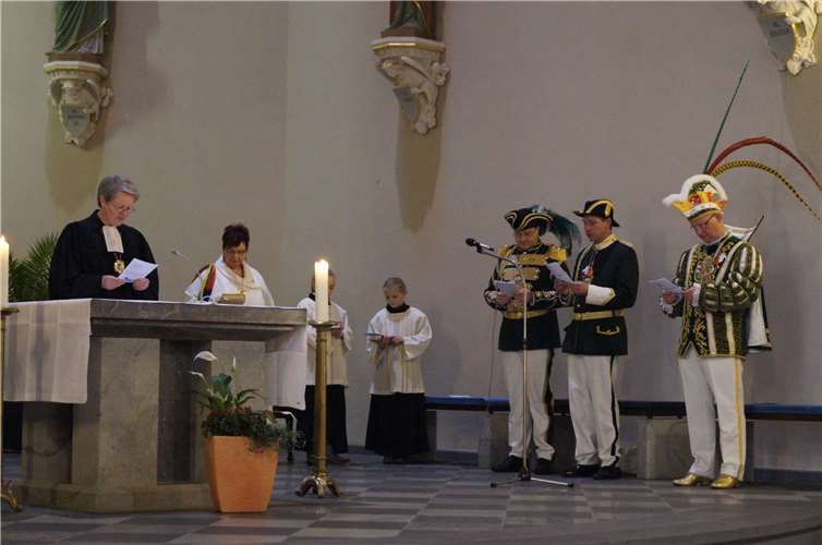 Prinz Ralf aus Müden hielt eine närrische Predigt.