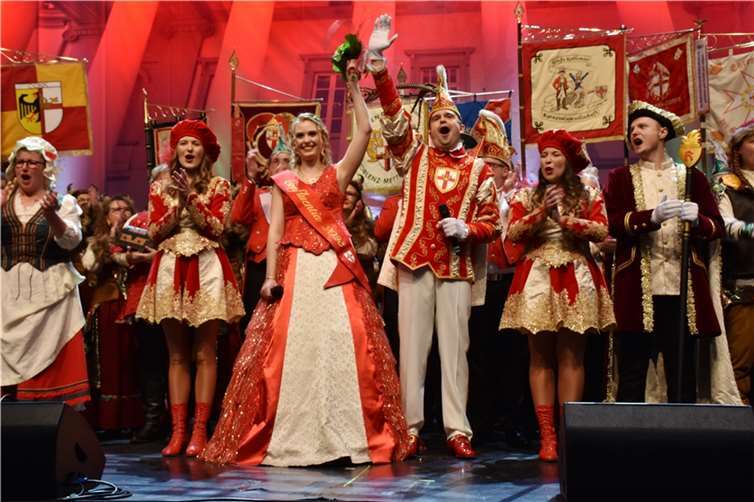 Prinz Sven und Confluentia Lisa wurden als Koblenzer Tollitätenpaar vereidigt und Inthronisiert. Fotos: HEP