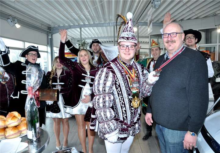 Prinz Timo I. überreichte Hermann Wagner seinen Prinzenorden.