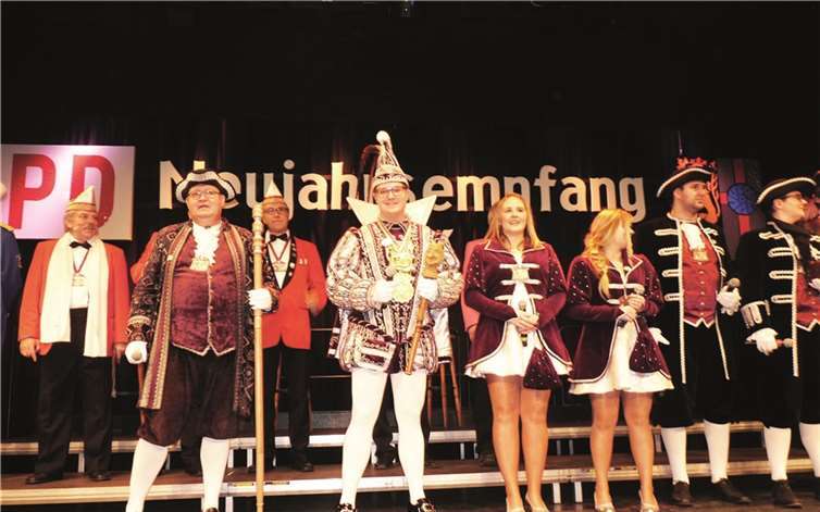 Prinz Timo I. und sein Hofstaat rockten mit ihren Sessions-Liedern die Bühne in der Laacher See-Halle.