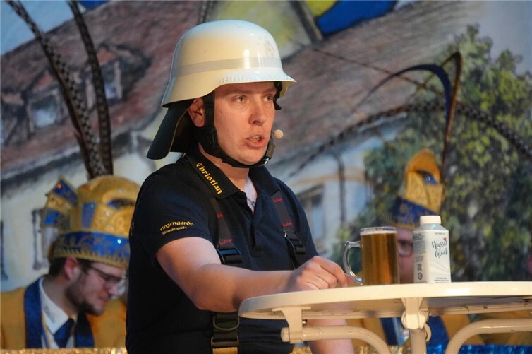 Prinzengarden Hauptman Christian Hanisch feierte seine Premiere als Solist in de...