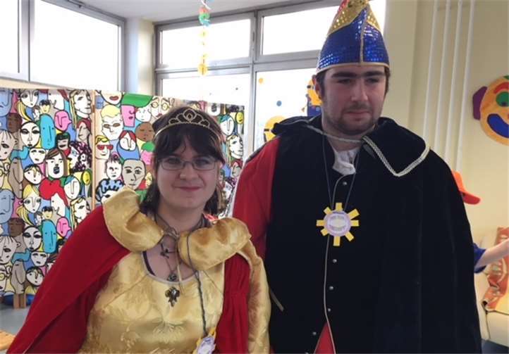 Prinzenpaar der Genoveva-Schule: Prinz Julian I. und seine Prinzessin Melanie I..privat