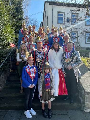 Prinzenpaare und Kinderprinzenpaare mit Gefolge waren der Einladung gefolgt.