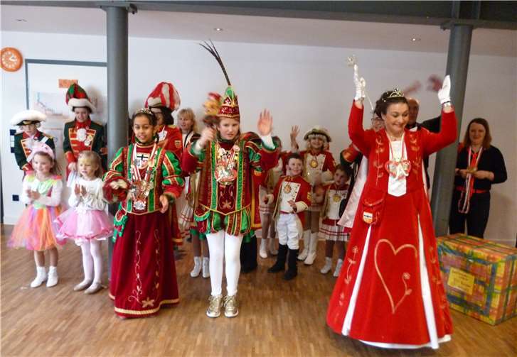 Prinzessin Astrid I und das Kinderprinzenpaar Emma I und Amira I besuchten gemeinsam mit den Stadtsoldaten die Kita.Maria Cyrys