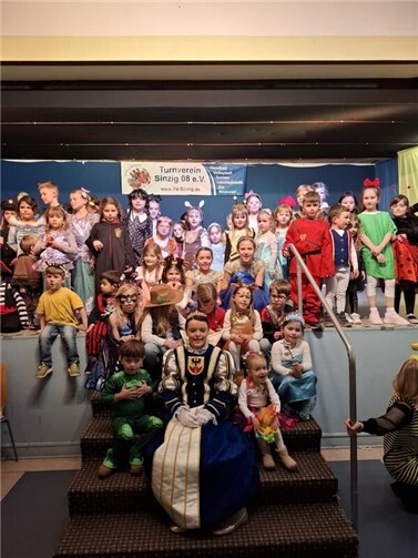 Prinzessin Emilia I. hatte viel Spaß auf der Kinderparty und tanzte ausgiebig mit dem närrischen JungvolkFoto: privat