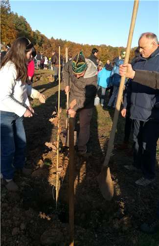 Prinzessin Kerstin I. und Prinz Dimitri I. beim Pflanztag Foto: Foto: Caritas Werkstätten, Sinzig