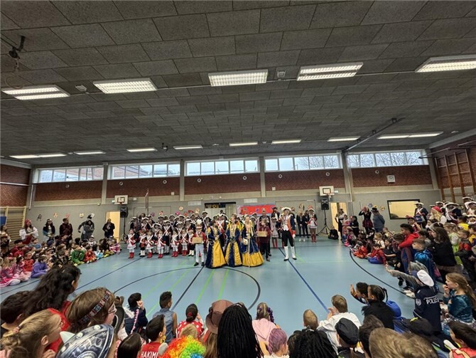 Prinzessin Lotta I., Bäuerin Leonie I. und Jungfrau Leonie I.Foto: privat