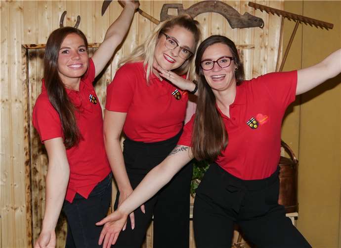 Prinzessin Monique I. (24), Jungfrau Kathi I. (25) und Bäuerin Annika I. (25).Foto: privat