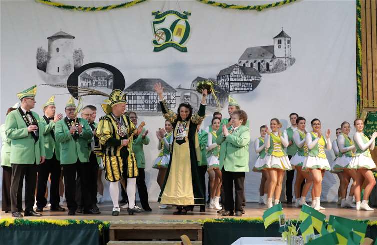 Prinzessin Sabine I begrüßt die Gäste und freut sich auf die gemeinsame Feier.