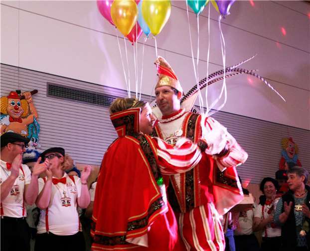 Prinzessin Sarah I. und Prinz Michel I. bei ihrem Ehrentanz.