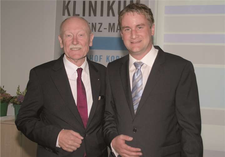 Priv.-Doz. Dr. med. habil. Ulrich Gethmann geht in den wohl verdienten Ruhestand und sein Nachfolger Dr. med. Arno Franzen ist bereits in der Klinik. (v.l.).
