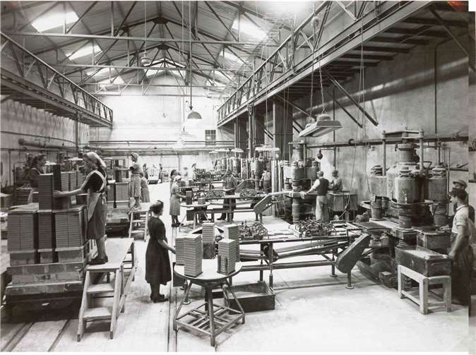 Produktion um ca. 1950.Foto: Deutsche Steinzeug AG