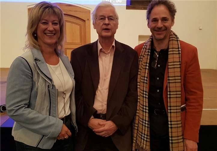 Prof. Dr. Jürgen Udolph (Mitte), bekannter Namensforscher beim SWR1-Radio, schrieb einen Beitrag über den Riesling und recherchierte bzgl. einheimischer Familiennamen.