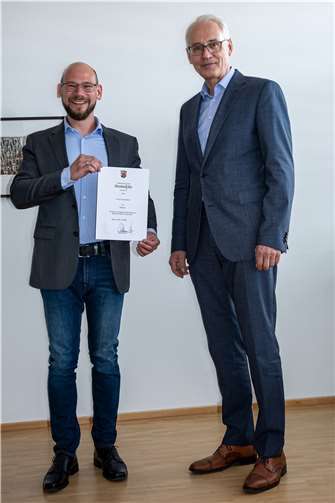 Prof. Dr. Karl Stoffel, Präsident der Hochschule Koblenz (re.) und Prof. Dr. Pascal Seffern. Foto: Hochschule Koblenz