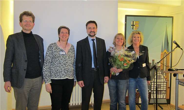 Prof. Dr. Lukas Radbruch, Claudia Wilmers, Dr. Sven Holger Brunsch vom Verein Zehnthaus, Andrea Schmidt und Andrea Kleinfeld (von links) informierten über Demenzerkrankte und deren Bedürfnisse. privat