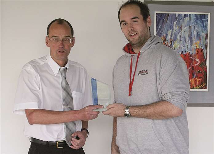 Prof. Dr. Matthias Graumann (links) wurde zum besten Professor im Fachbereich Wirtschafts- und Sozialwissenschaften gewählt. privat