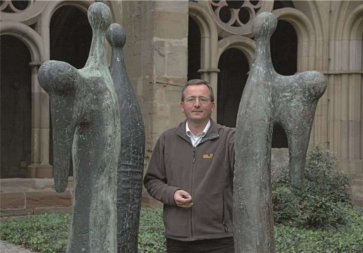 Prof. Dr. Wolfgang Schmidt aus Trier referiert.privat