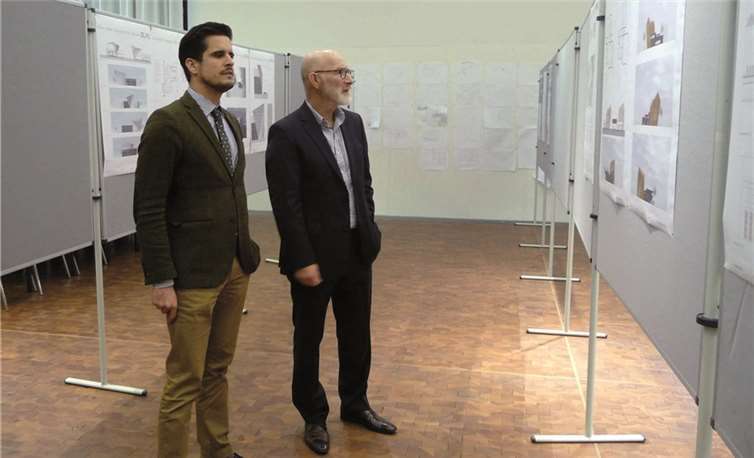 Prof. Herrmanns und Christian Altmeier, der zur Aufgabenstellung angeregt hat.Privat