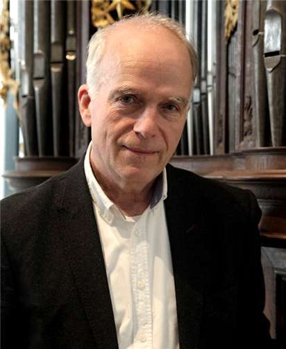 Prof. Johannes Geffert spielt in der Abteikirche. Foto: privat