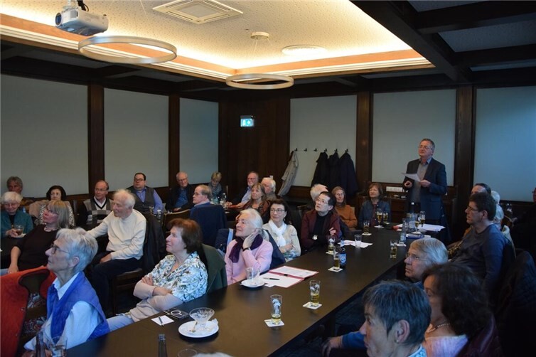 Prof. Schmid hält Vortrag für den Historischen Verein