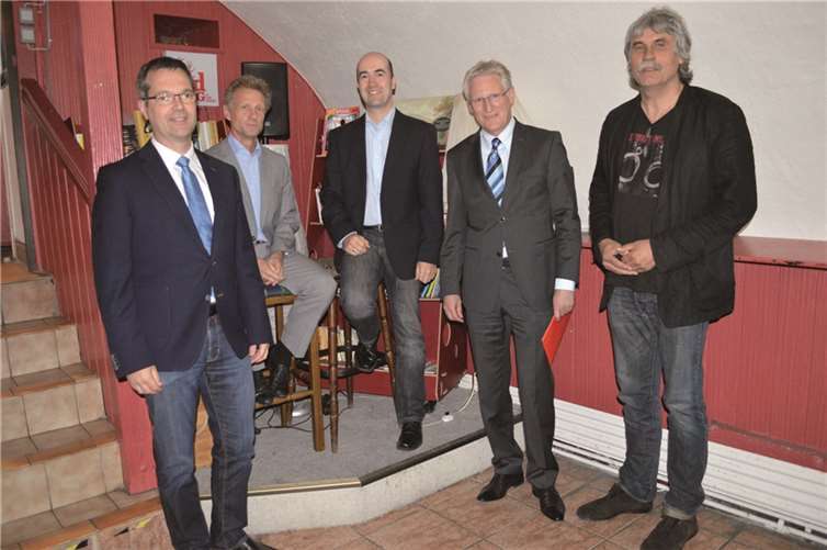 Prof. Tino Hackenbruch, Thomas Wolff, Matthias Wolff, Dieter Zimmermann und Erhard Wacker.AB