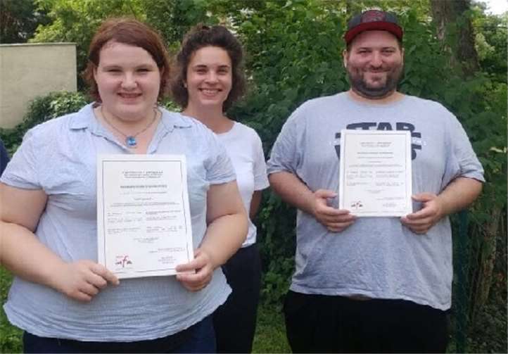 Projektteilnehmer MYKmobil mit Sozialpädagogin Julia Schneider, IKAB-Bildungswerk e.V.privat