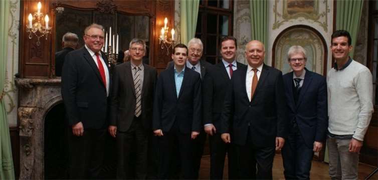 Prominente Gäste (von links): Leonhard Müller, Stefan Lütke (beide MIT-Regionalverband Linksrheinisch), Andre Anders (JU Rhein-Sieg), Norbert Nettekoven, Andreas Stolze (beide MIT Rhein-Sieg), Emmerich Müller (Bankhaus Metzler), Ingo Hellwig (MIT Rhein-Sieg) und Thomas Oster (JU Rhein-Sieg).privat