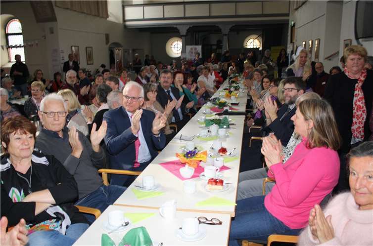 Proppenvoll mit Besuchern aus dem gesamten Landkreis präsentierte sich dasKapuzinerkloster zur Traditionsveranstaltung „Internationaler Frauentag“.Fotos: -TE-