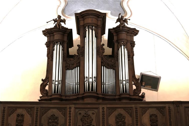 Prospekt der Balthasar König-Orgel in der Aremberger Nikolauskirche