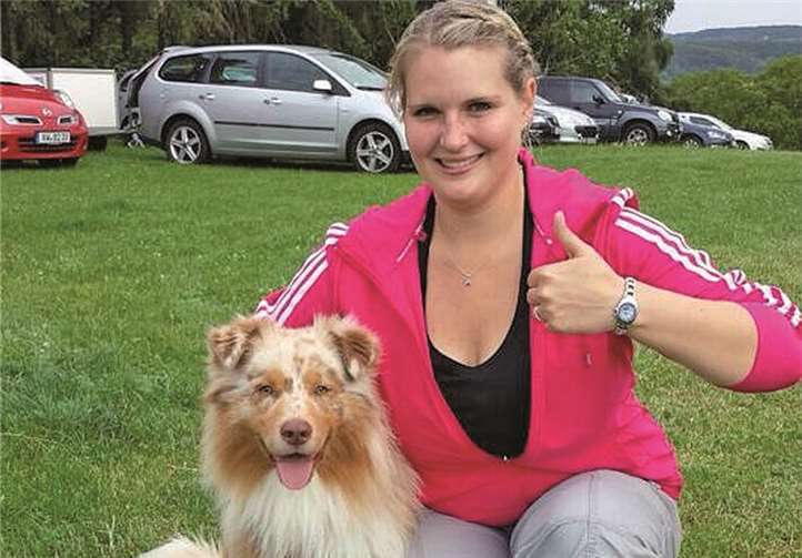 Prüfling Jessica Klein mit Ihrem Australian Shepherd Jamie.privat