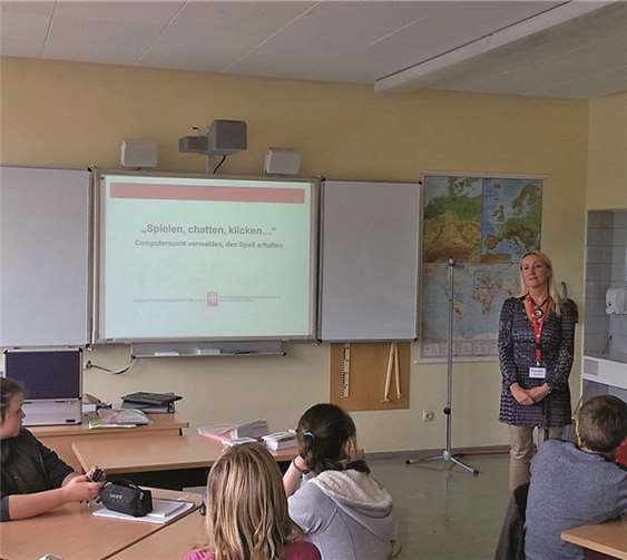 Psychologin Anja Wallerius von der Suchtberatungsstelle der Caritas Wittlich führte das Präventionsprojekt in Kooperation mit der Schulsozialarbeit durch. Privat