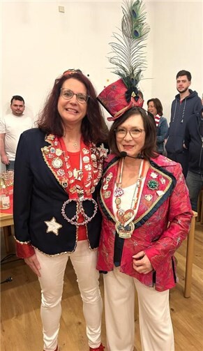 Pünktlich zum Beginn der närrischen Zeit eröffneten die „Lustigen Weiber“ aus Weitersburg am Samstag, 8. November, mit ihrer ersten Möhnensitzung die neue Karnevalssession. Foto: privat