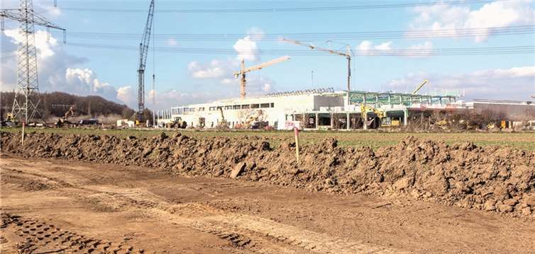 Pünktlich zur Eröffnung im Herbst führt die Straße „Im Gartenberg“ die Globus Besucher zum neuen SB-Warenhaus in Koblenz-Bubenheim. Globus