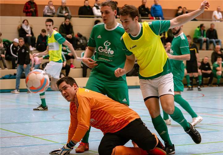 Punkteteilung zwischen dem SV Oedingen (grüne Trikots) und dem SV Remagen.