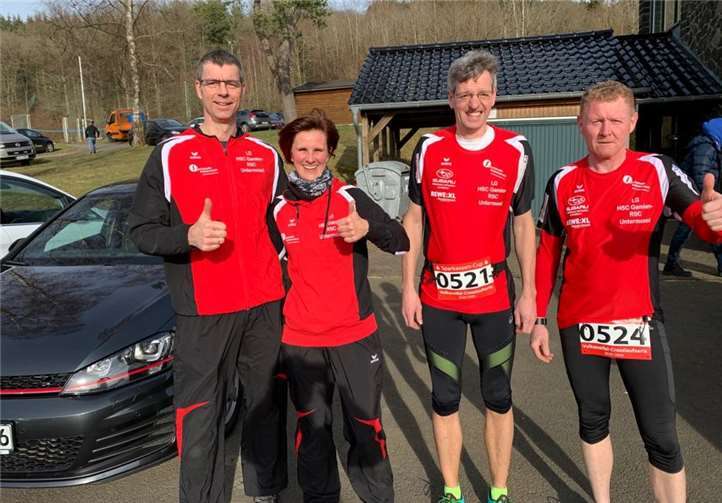 Quartett beim Crosslauf in Gerolstein-Büscheich v.li. Schneider Dirk – Schneider Alexandra – Berke Martin und Fabry Markus.Quelle: LG HSC Gamlen - RSC Untermosel
