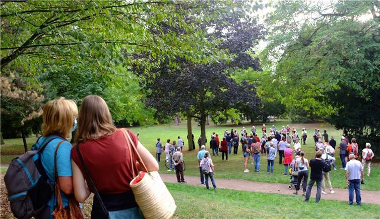 Quartiersmanagerin Michaela Wolfff freute sich über die große Schar Interessierter. Foto: privat