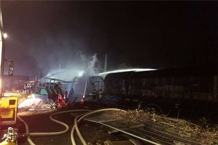 Brennender Güterzug im Bahnhof Unkel gelöscht Quelle: Feuerwehr Stadt Unkel / Facebook