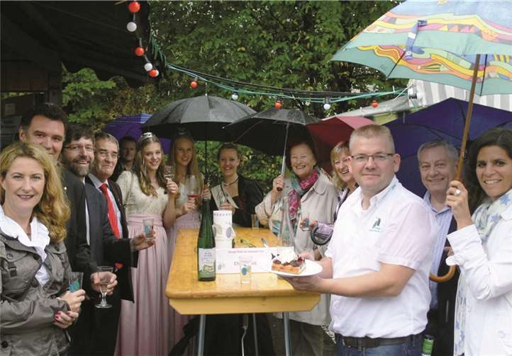 „Quetschekooche und Wein - so sollte es auch diesmal sein!“ - Ehrengäste und Festbesucher feierten das Traditionsfest gemeinsam.
