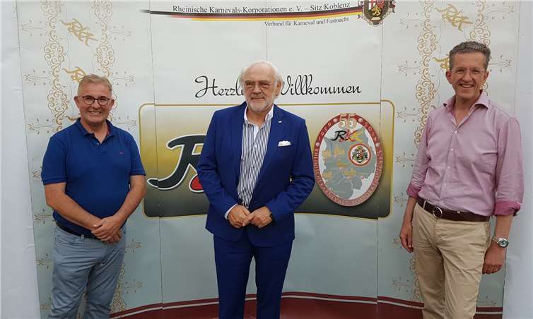 RKK-Regionalbeauftragter Dietmar Neises, RKK-Präsident Hans Mayer und Landrat Dr. Joachim Streit (Eifelkreis Bitburg-Prüm) bei der ersten Regionalkonferenzen zum Thema „Karneval und Corona“. Fotos: Horst Hohn